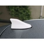 Ariel fin with transmitter booster to boost the radio signal for all cars - AT01 - White