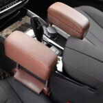 ⁦مسند ذراع لراحة اليد اثناء القيادة متوافق مع جميع انواع السيارات / موديل TQQ50 - لون بني⁩ - الصورة ⁦2⁩